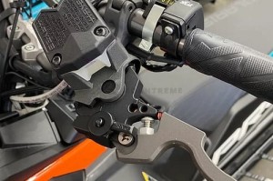 Regulowana klamka hamulcowa SKINZ  do skutera śnieżnego POLARIS MATRYX