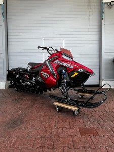 Skuter śnieżny używany  PRO RMK Khaos 850 155 x 3 QD Intl SC model 2021 