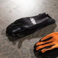 4-low-gloves_Black.04.webp