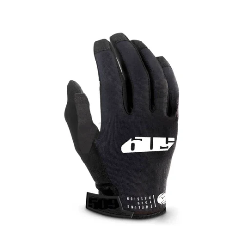 low-5-gloves_BlackLegacy.01.webp